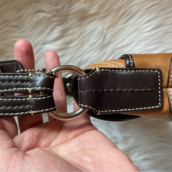 Coach Soho Shoulder Bag Burnish Tan & Brown 2 Tone Leather F10910 Vtg - Picture 6 of 16